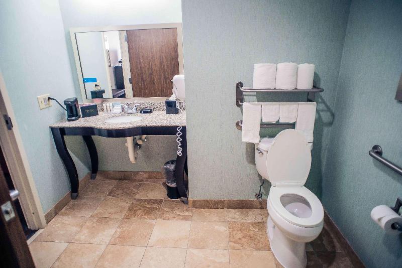 Hampton Inn Monticello image