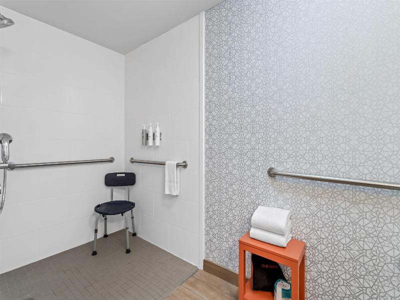 Hampton Inn & Suites Farmington photo 14