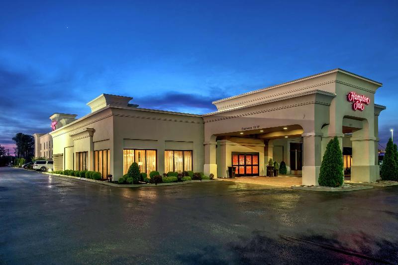 Hampton Inn Blytheville image