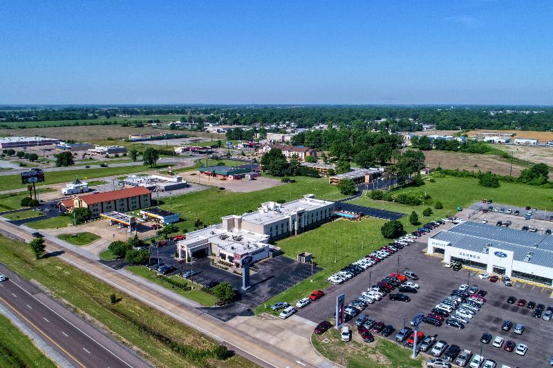 Hampton Inn Blytheville image
