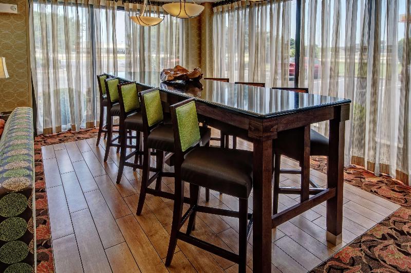 Hampton Inn Blytheville image