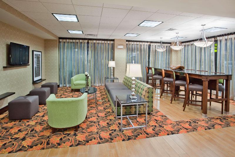 Hampton Inn Blytheville image