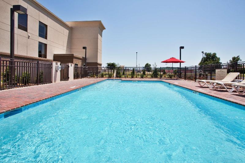 Hampton Inn Blytheville image