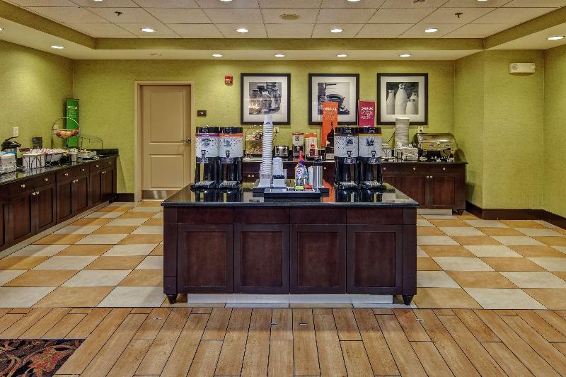 Hampton Inn Blytheville image