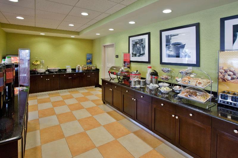 Hampton Inn Blytheville image