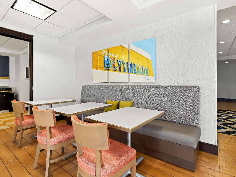 Hampton Inn Blytheville image