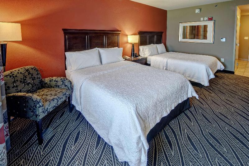 Hampton Inn Blytheville image