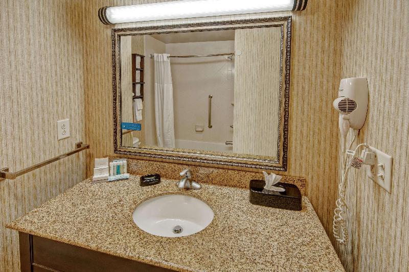 Hampton Inn Blytheville image