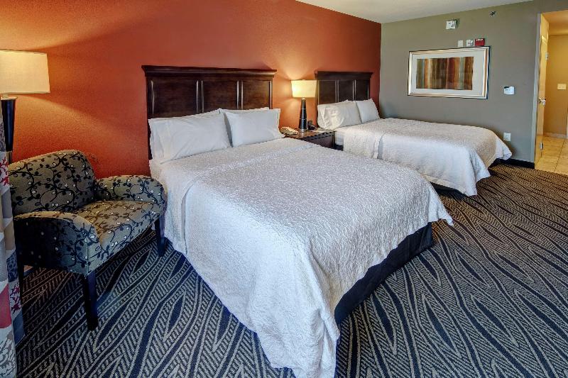 Hampton Inn Blytheville image
