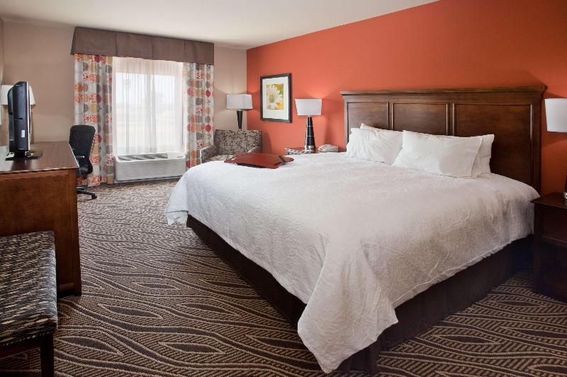 Hampton Inn Blytheville image