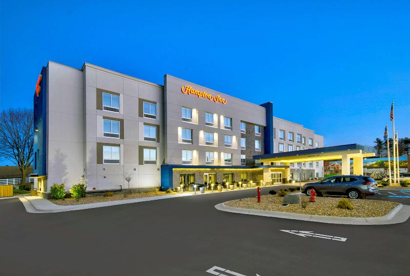 Hampton Inn Abingdon image