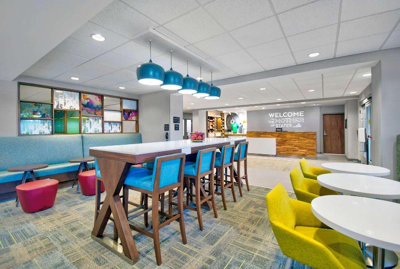 Hampton Inn Abingdon image