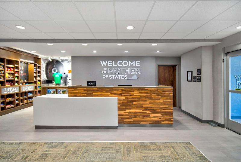 Hampton Inn Abingdon image