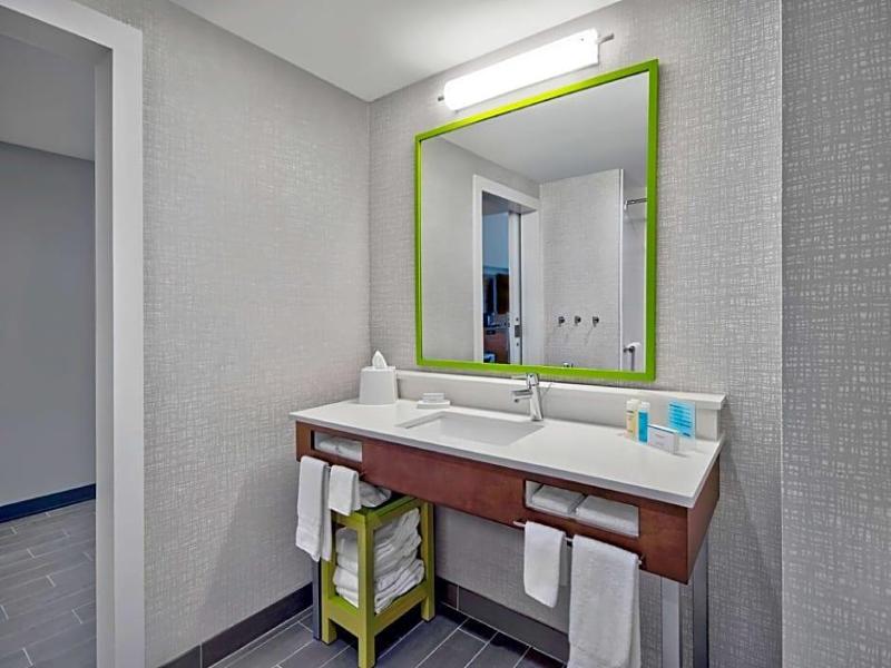Hampton Inn Abingdon image