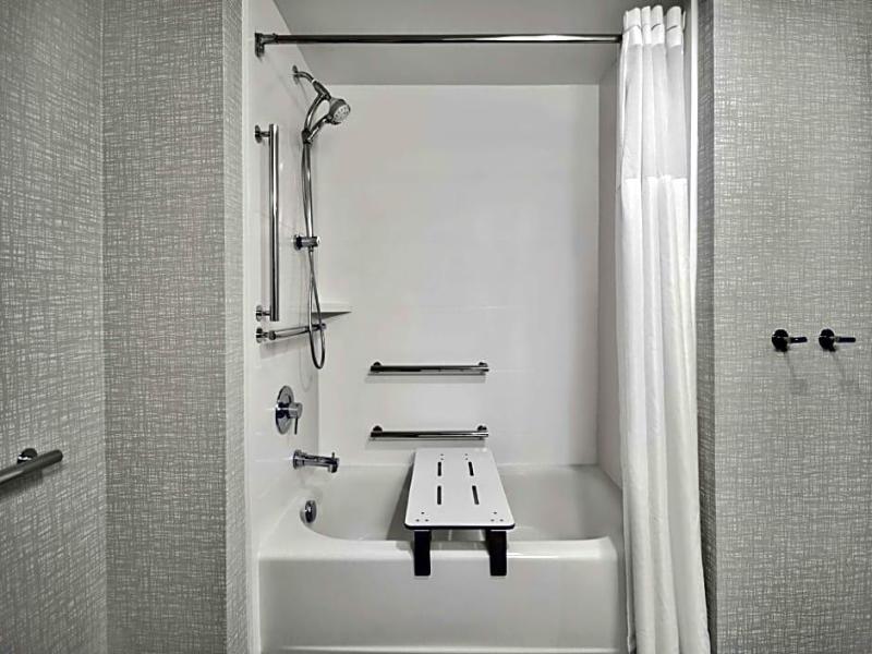 Hampton Inn Abingdon image