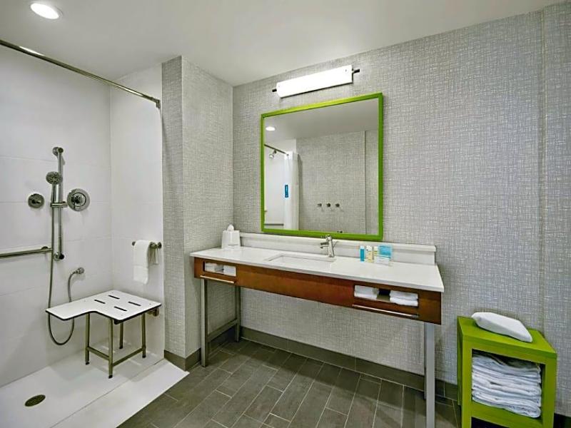 Hampton Inn Abingdon image