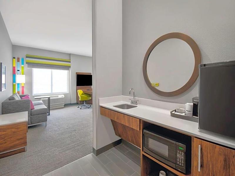 Hampton Inn Abingdon image