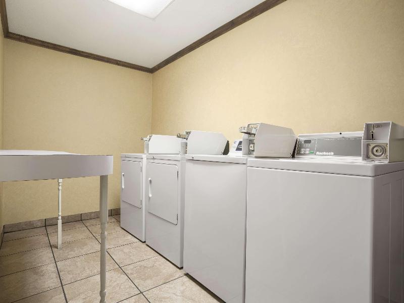 Hampton Inn Forrest City image