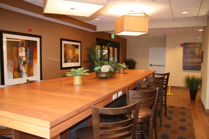 Hampton Inn La Junta image