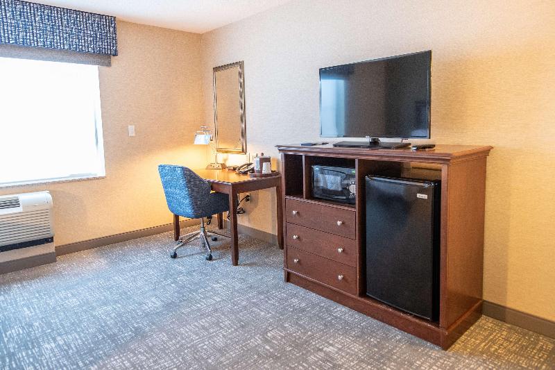 Hampton Inn Presque Isle image