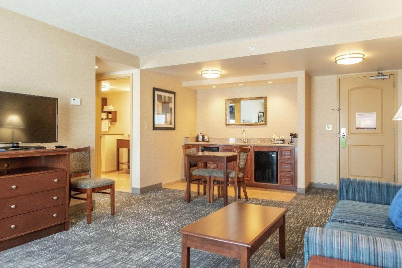 Hampton Inn Presque Isle image