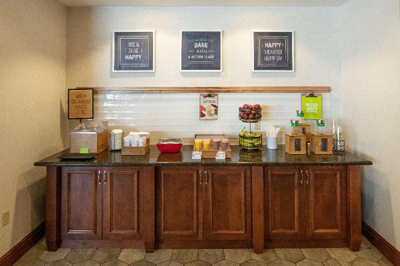 Hampton Inn Presque Isle image