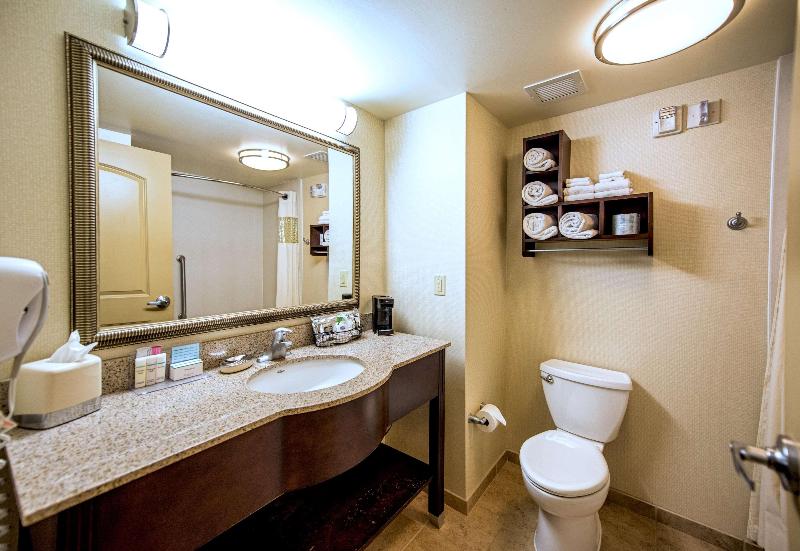 Hampton Inn Presque Isle image