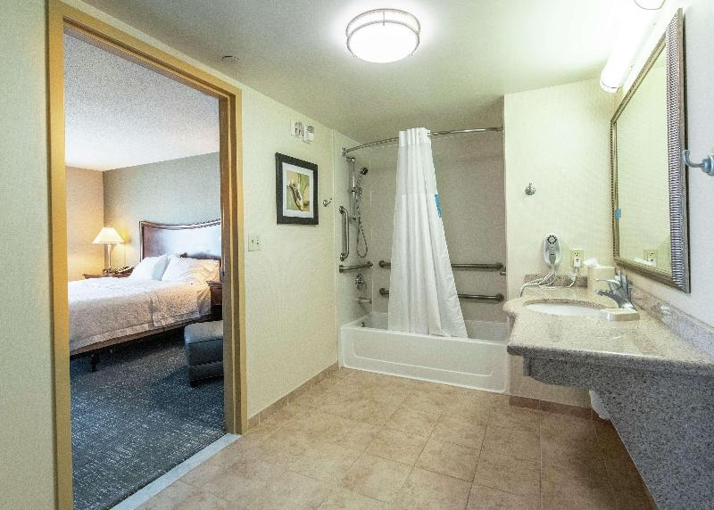 Hampton Inn Presque Isle image