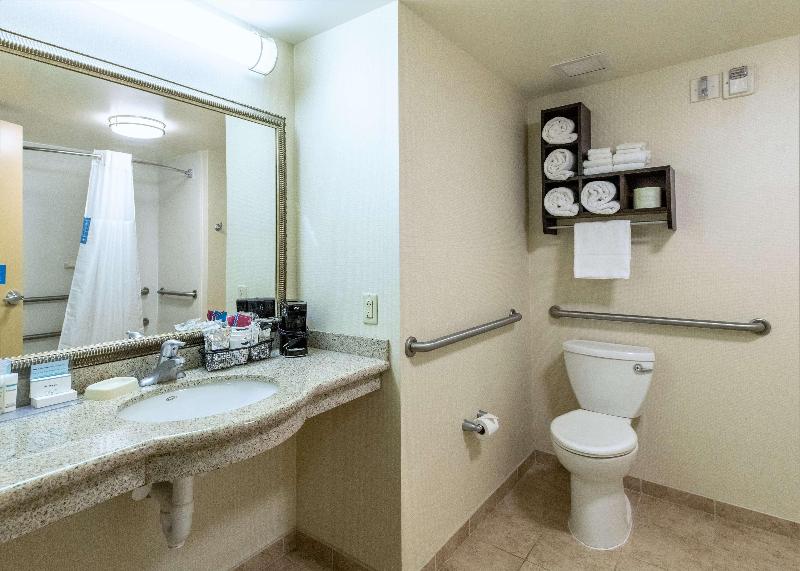 Hampton Inn Presque Isle image