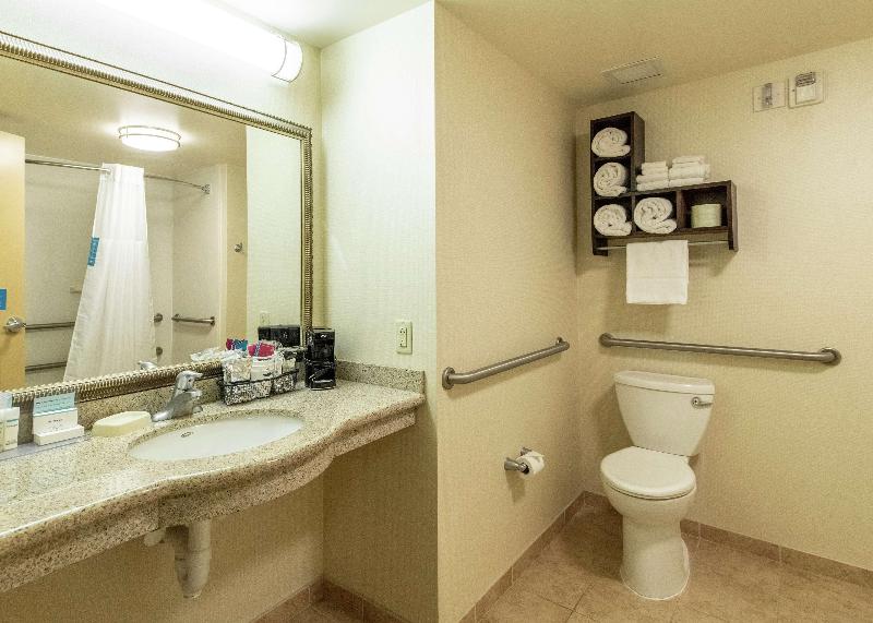 Hampton Inn Presque Isle image
