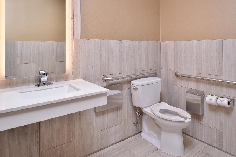 Holiday Inn Express Stockton Southeast image