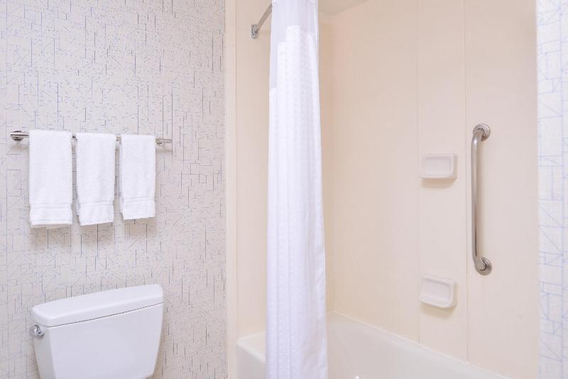 Holiday Inn Express Stockton Southeast image