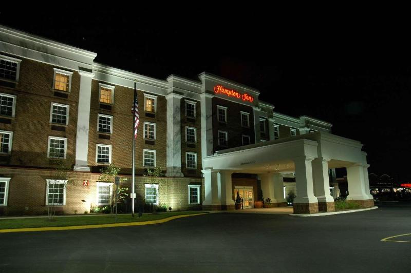 Hampton Inn Easton image