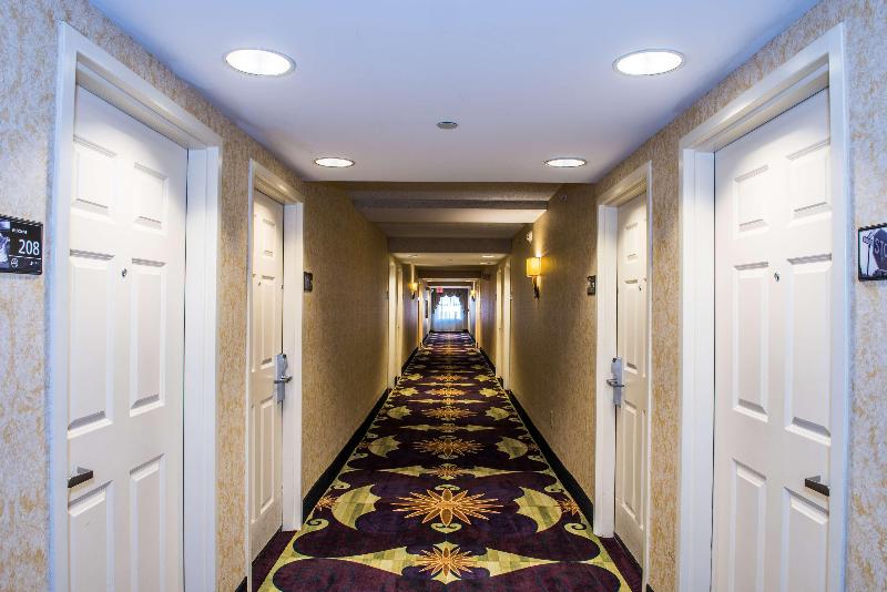 Hampton Inn Easton image
