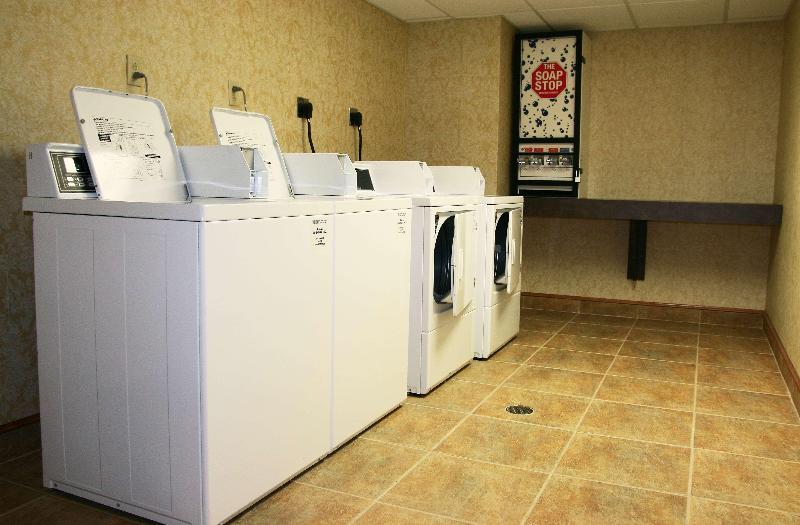Hampton Inn Easton image