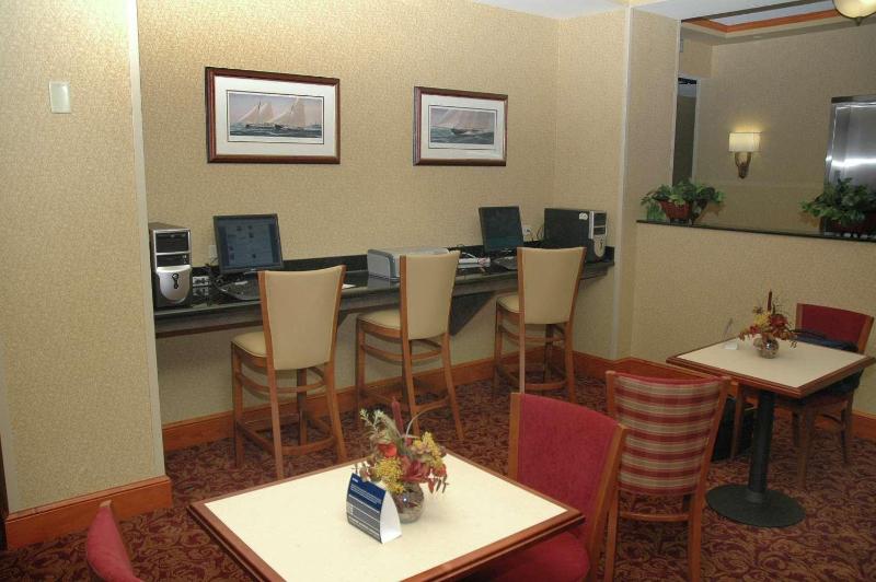 Hampton Inn Easton image