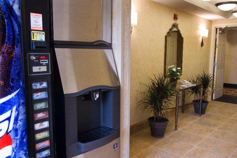 Hampton Inn Easton image