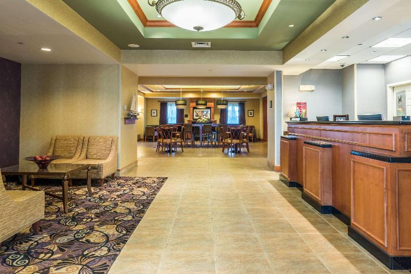 Hampton Inn Easton image