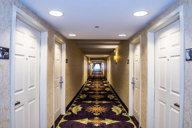 Hampton Inn Easton image