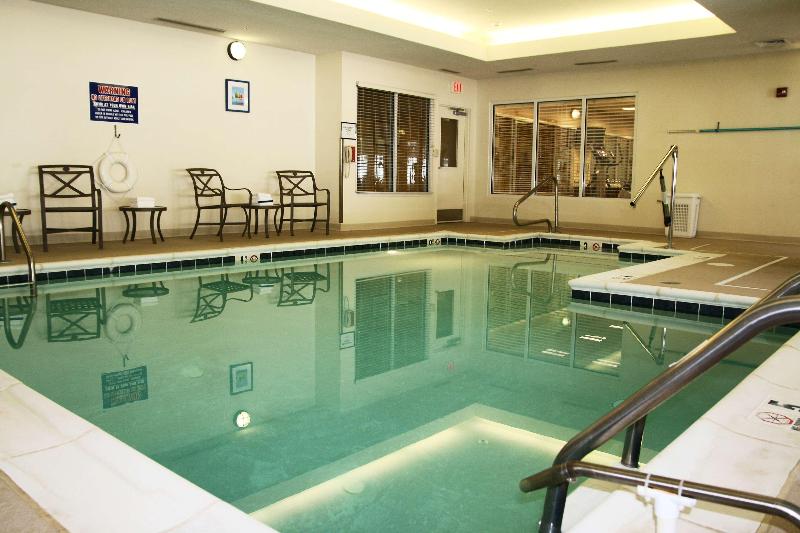 Hampton Inn Easton image