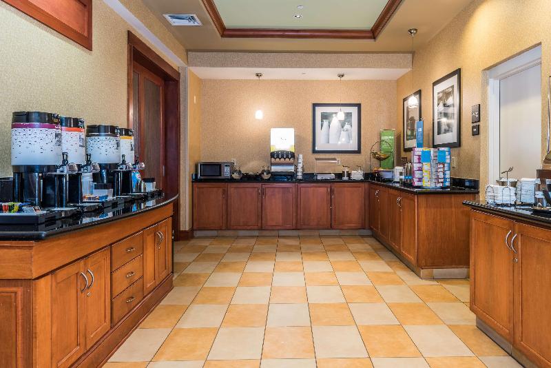 Hampton Inn Easton image