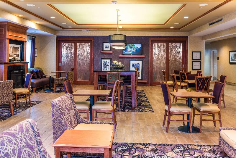 Hampton Inn Easton image
