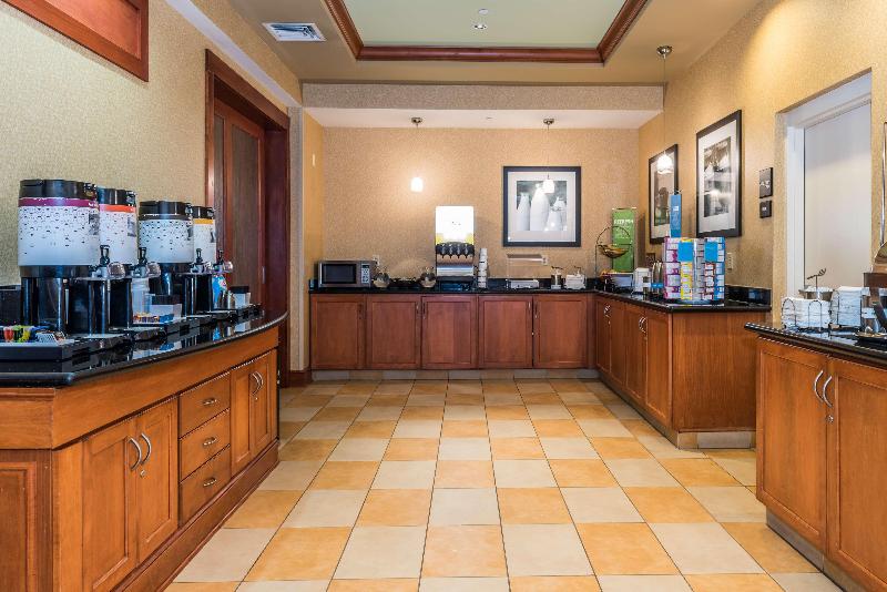 Hampton Inn Easton image