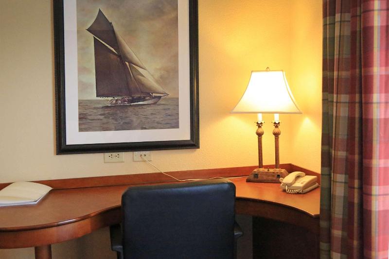 Hampton Inn Easton image