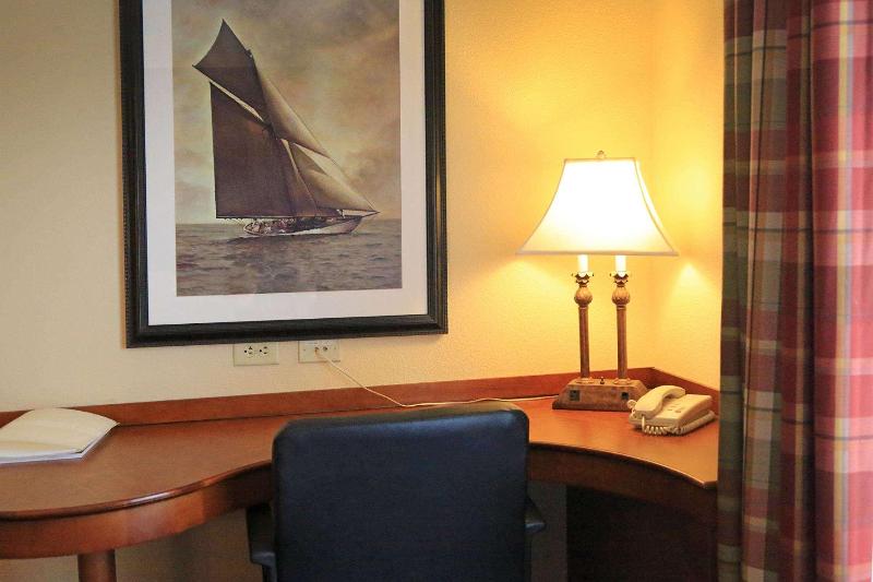 Hampton Inn Easton image