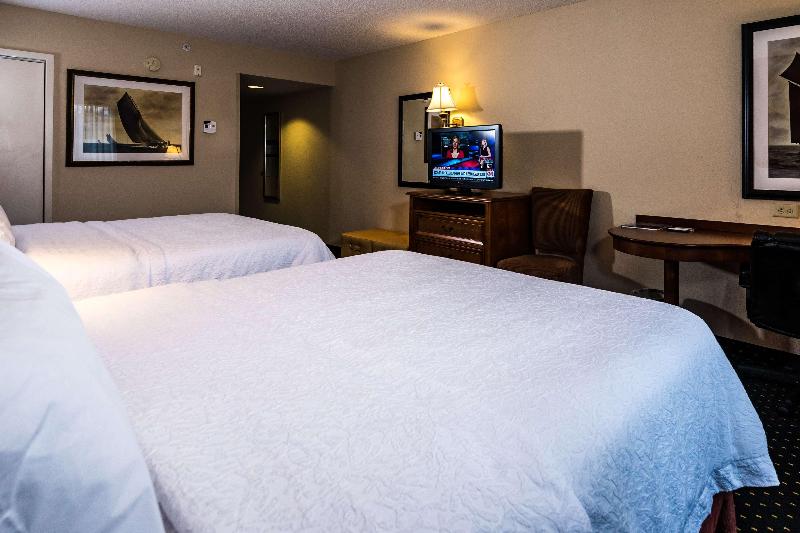 Hampton Inn Easton image