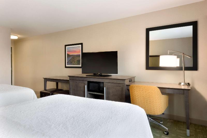 Hampton Inn Gillette photo 20