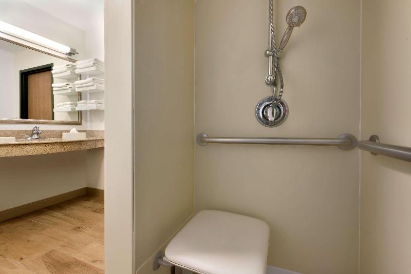 Hampton Inn Gillette image
