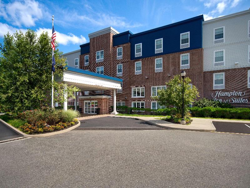 Hampton Inn & Suites Yonkers — general view