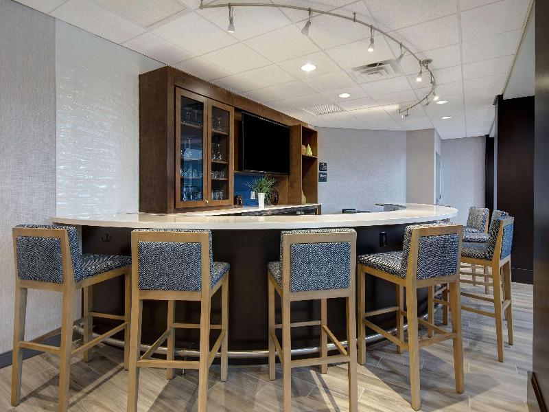 Hampton Inn & Suites Yonkers image